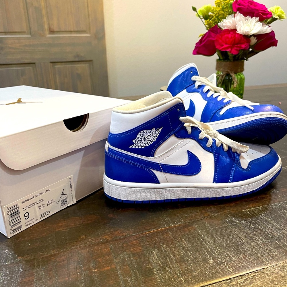 Kentucky Blue Jordan Mids